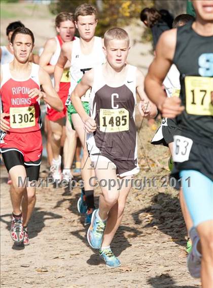 Thumbnail 2 in CIF State Cross Country Championships (Boys Division IV) photogallery.
