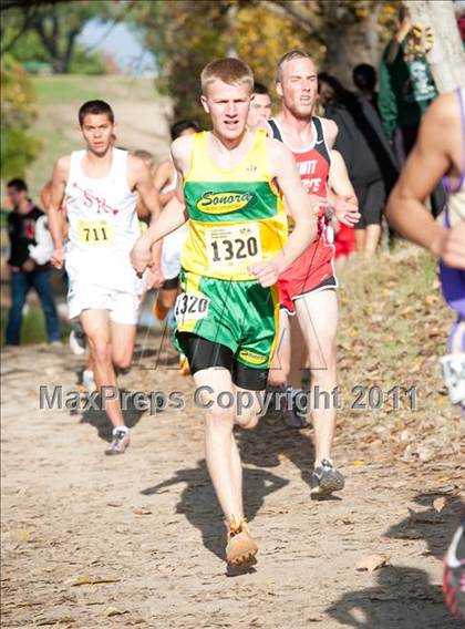 Thumbnail 2 in CIF State Cross Country Championships (Boys Division IV) photogallery.