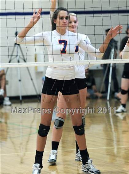 Thumbnail 3 in Bishop Gorman vs. Northview (2010 Durango Fall Classic) photogallery.