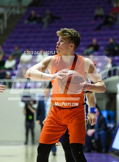 Thumbnail 2 in Timpanogos vs. Timpview (UHSAA 5A First Round) photogallery.