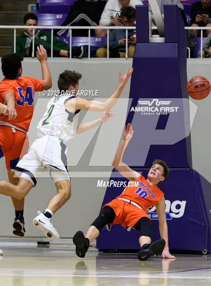 Thumbnail 3 in Timpanogos vs. Timpview (UHSAA 5A First Round) photogallery.
