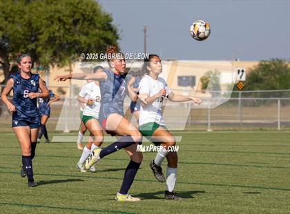 Thumbnail 1 in Smithson Valley vs. Harlingen South (UIL Regional IV 5A D1 Soccer Semifinals) photogallery.