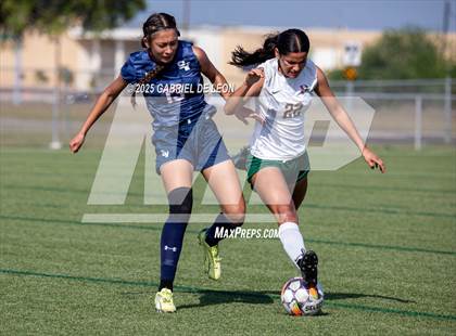 Thumbnail 1 in Smithson Valley vs. Harlingen South (UIL Regional IV 5A D1 Soccer Semifinals) photogallery.