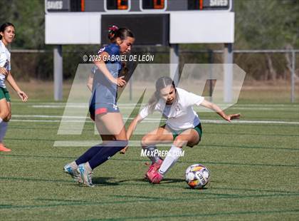 Thumbnail 3 in Smithson Valley vs. Harlingen South (UIL Regional IV 5A D1 Soccer Semifinals) photogallery.