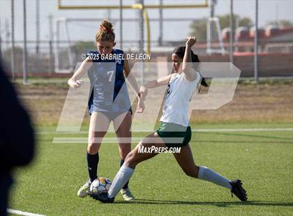 Thumbnail 3 in Smithson Valley vs. Harlingen South (UIL Regional IV 5A D1 Soccer Semifinals) photogallery.