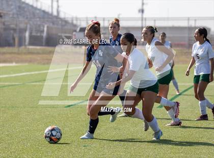 Thumbnail 3 in Smithson Valley vs. Harlingen South (UIL Regional IV 5A D1 Soccer Semifinals) photogallery.