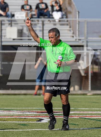 Thumbnail 2 in Smithson Valley vs. Harlingen South (UIL Regional IV 5A D1 Soccer Semifinals) photogallery.