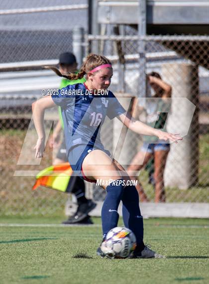 Thumbnail 3 in Smithson Valley vs. Harlingen South (UIL Regional IV 5A D1 Soccer Semifinals) photogallery.