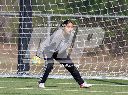 Thumbnail 1 in Smithson Valley vs. Harlingen South (UIL Regional IV 5A D1 Soccer Semifinals) photogallery.