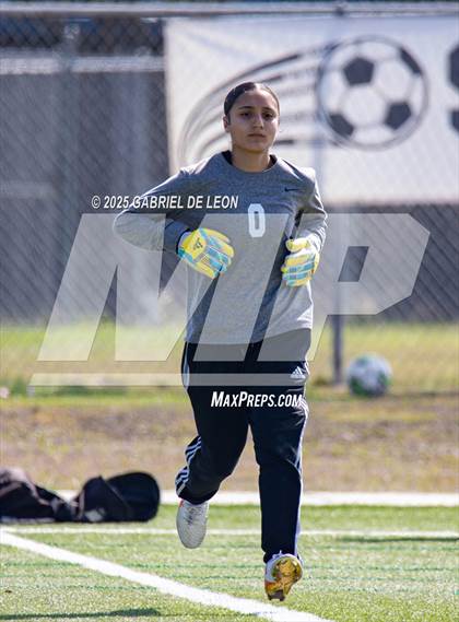 Thumbnail 2 in Smithson Valley vs. Harlingen South (UIL Regional IV 5A D1 Soccer Semifinals) photogallery.