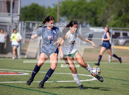 Thumbnail 3 in Smithson Valley vs. Harlingen South (UIL Regional IV 5A D1 Soccer Semifinals) photogallery.