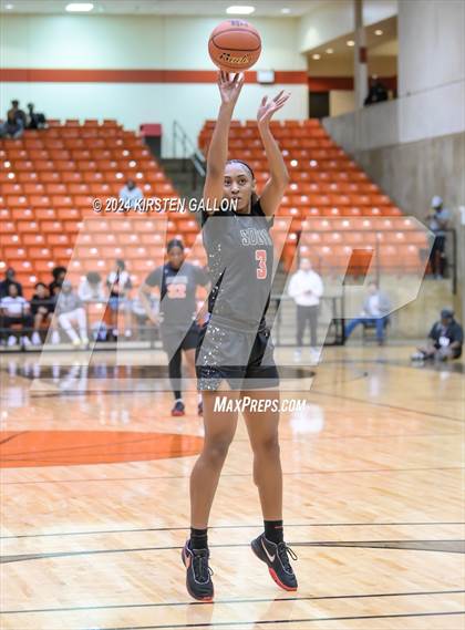 Thumbnail 1 in South Grand Prairie vs. Southlake Carroll (UIL Basketball 6A Area) photogallery.