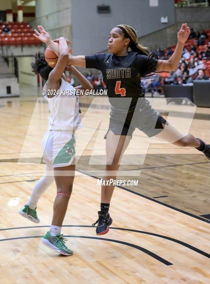 Thumbnail 1 in South Grand Prairie vs. Southlake Carroll (UIL Basketball 6A Area) photogallery.
