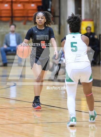 Thumbnail 1 in South Grand Prairie vs. Southlake Carroll (UIL Basketball 6A Area) photogallery.