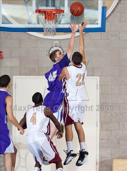 Thumbnail 3 in Alemany vs Spanish Springs (MaxPreps Holiday Classic) photogallery.