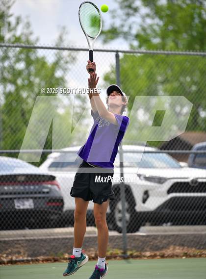 Thumbnail 1 in District 9AA Individual Tournament 2nd round photogallery.