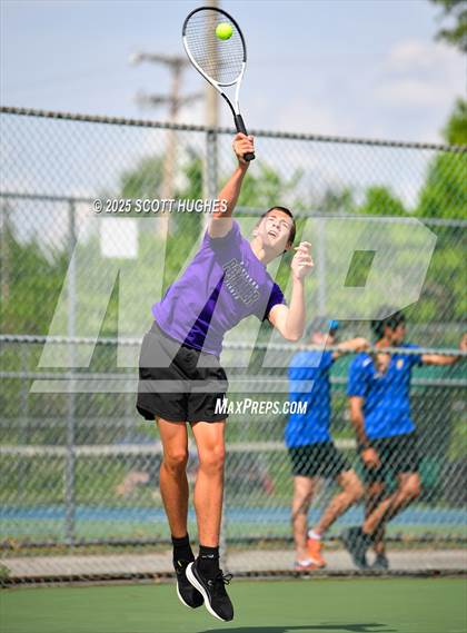 Thumbnail 2 in District 9AA Individual Tournament 2nd round photogallery.