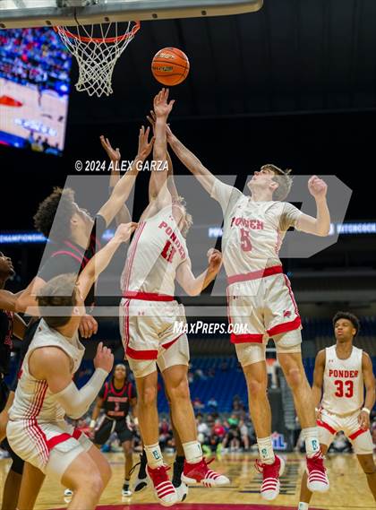 Thumbnail 2 in Ponder vs Hitchcock (UIL 3A Basketball Final) photogallery.