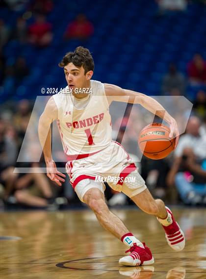 Thumbnail 3 in Ponder vs Hitchcock (UIL 3A Basketball Final) photogallery.