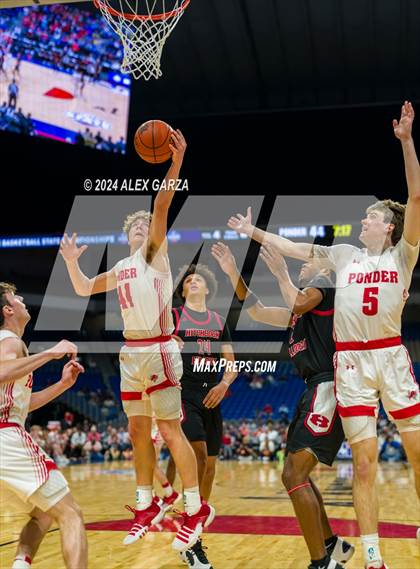 Thumbnail 2 in Ponder vs Hitchcock (UIL 3A Basketball Final) photogallery.