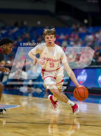 Thumbnail 1 in Ponder vs Hitchcock (UIL 3A Basketball Final) photogallery.