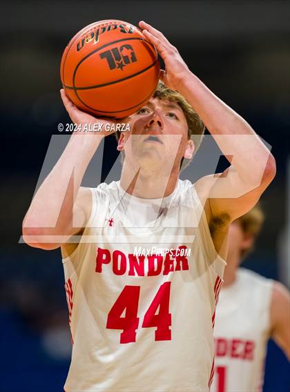 Thumbnail 2 in Ponder vs Hitchcock (UIL 3A Basketball Final) photogallery.