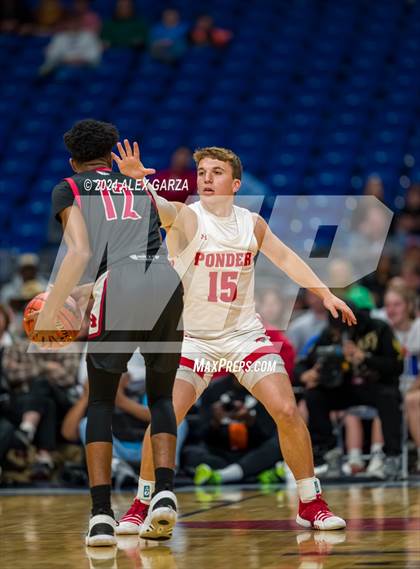 Thumbnail 2 in Ponder vs Hitchcock (UIL 3A Basketball Final) photogallery.