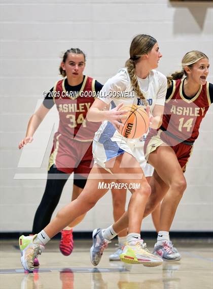 Thumbnail 1 in Ashley @ Swansboro photogallery.