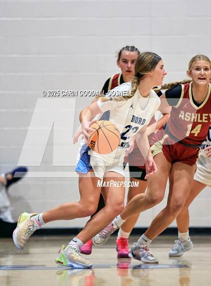 Thumbnail 3 in Ashley @ Swansboro photogallery.