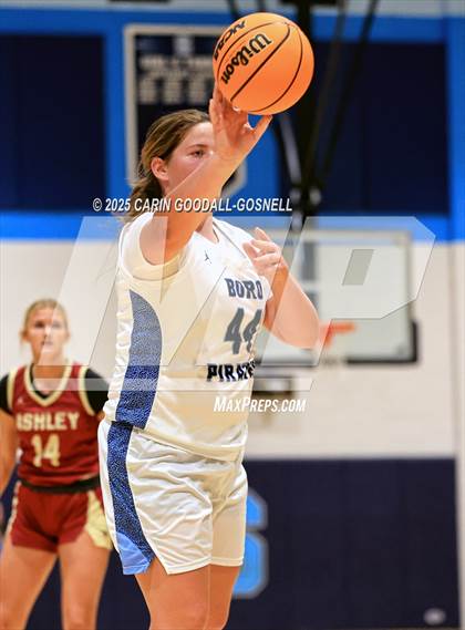 Thumbnail 3 in Ashley @ Swansboro photogallery.