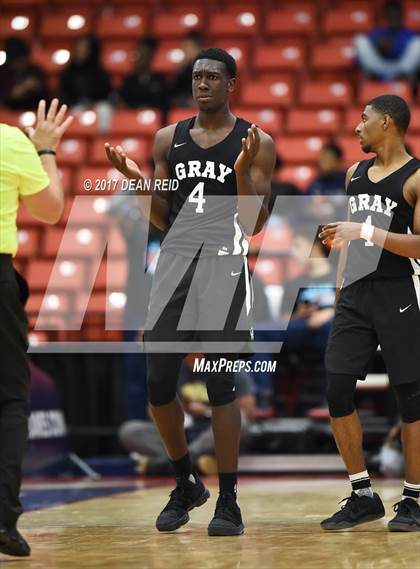 Thumbnail 1 in Gray Collegiate Academy vs. Kenwood (Chicago Elite Classic) photogallery.
