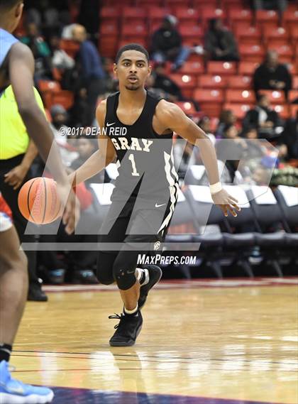 Thumbnail 1 in Gray Collegiate Academy vs. Kenwood (Chicago Elite Classic) photogallery.