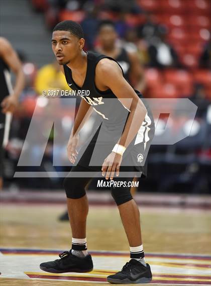 Thumbnail 3 in Gray Collegiate Academy vs. Kenwood (Chicago Elite Classic) photogallery.