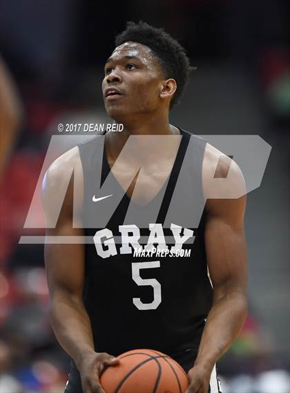 Thumbnail 2 in Gray Collegiate Academy vs. Kenwood (Chicago Elite Classic) photogallery.