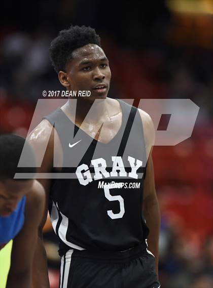 Thumbnail 3 in Gray Collegiate Academy vs. Kenwood (Chicago Elite Classic) photogallery.