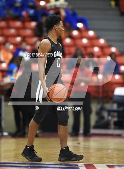 Thumbnail 2 in Gray Collegiate Academy vs. Kenwood (Chicago Elite Classic) photogallery.