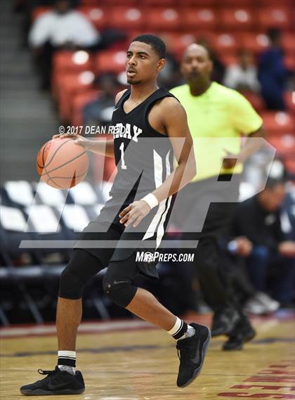 Thumbnail 2 in Gray Collegiate Academy vs. Kenwood (Chicago Elite Classic) photogallery.