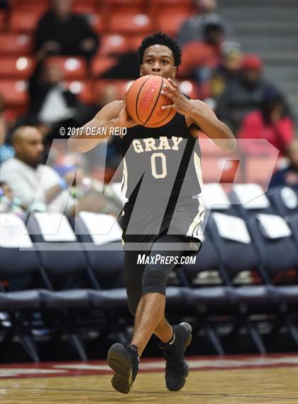 Thumbnail 2 in Gray Collegiate Academy vs. Kenwood (Chicago Elite Classic) photogallery.