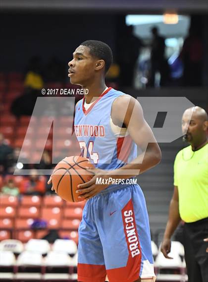 Thumbnail 1 in Gray Collegiate Academy vs. Kenwood (Chicago Elite Classic) photogallery.