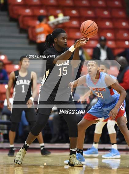 Thumbnail 3 in Gray Collegiate Academy vs. Kenwood (Chicago Elite Classic) photogallery.