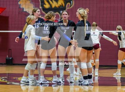 Thumbnail 2 in Gunter @ Whitesboro photogallery.