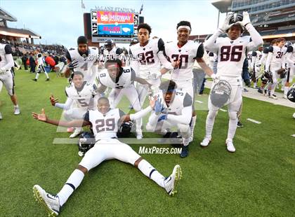 Thumbnail 3 in Allen vs. Midway (UIL 6A Division 1 Region II Finals) photogallery.
