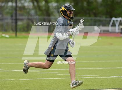 Thumbnail 1 in Amity Regional @ Trumbull photogallery.