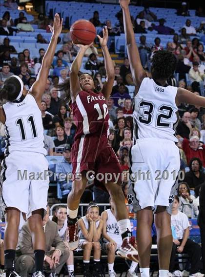 Thumbnail 1 in Forestview vs. South Central (NCHSAA Class 3A Final) photogallery.
