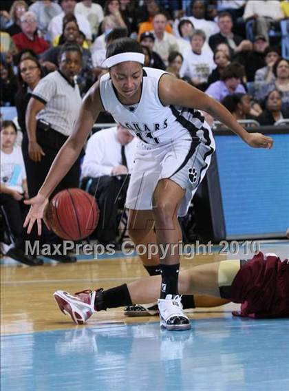 Thumbnail 2 in Forestview vs. South Central (NCHSAA Class 3A Final) photogallery.