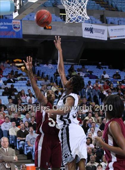 Thumbnail 2 in Forestview vs. South Central (NCHSAA Class 3A Final) photogallery.