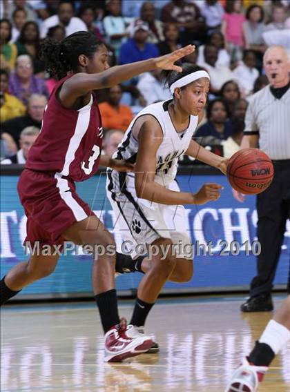 Thumbnail 3 in Forestview vs. South Central (NCHSAA Class 3A Final) photogallery.