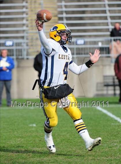 Thumbnail 3 in Ledyard vs. Ansonia (CIAC Class M Final) photogallery.