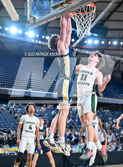 Thumbnail 1 in Arlington vs. Auburn (WIAA Round of 12) photogallery.