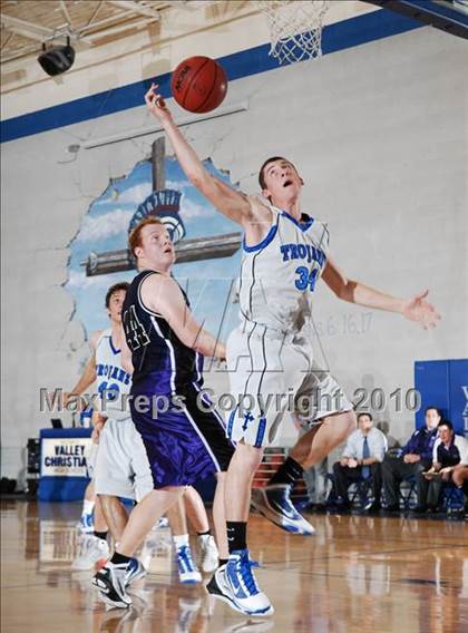 Thumbnail 2 in Northwest Christian @ Valley Christian photogallery.